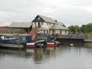 aston marina bar 300x225