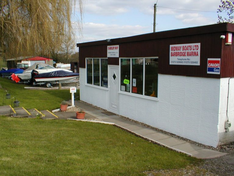 barbridge marina shop 768x576