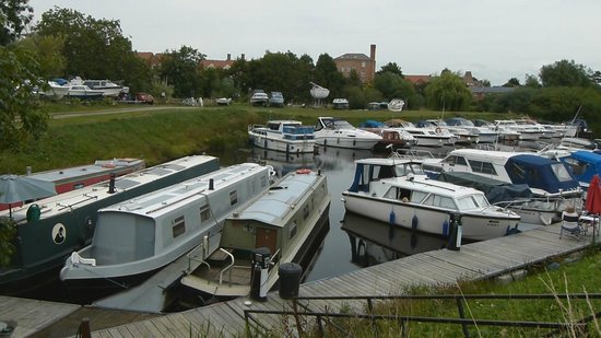 Boroughbridge Marina Reviews and Info - Canal & River Hub