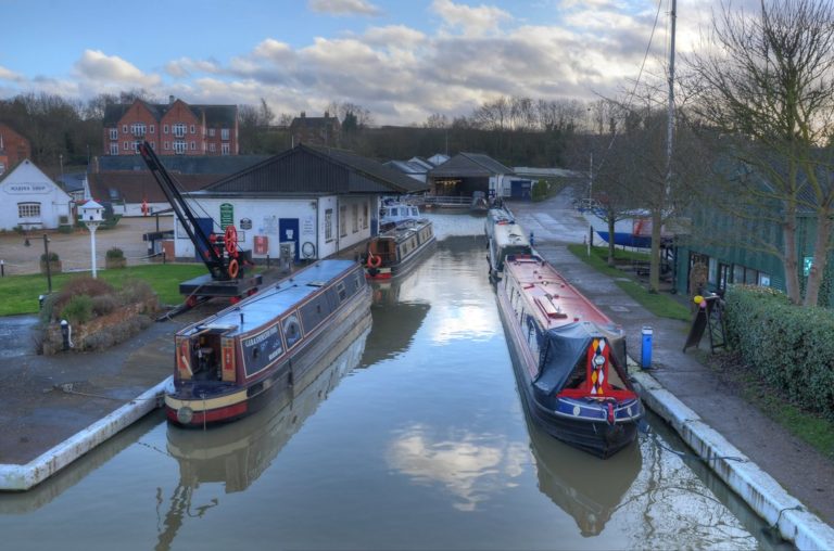 braunston marina waterway 768x508