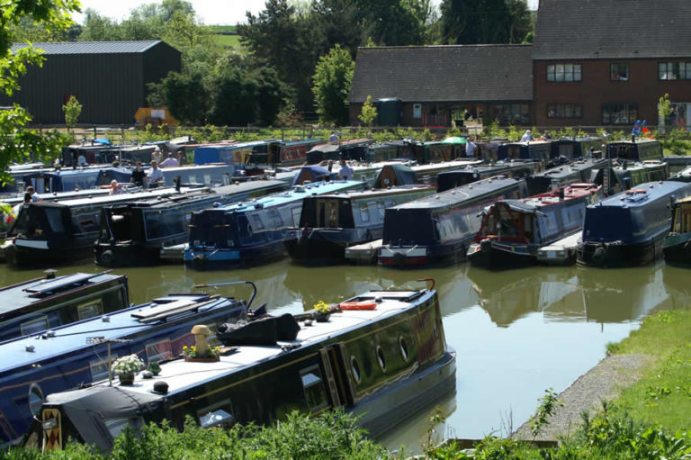 crick marina boats 768x511