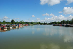 cropredy marina space 300x201