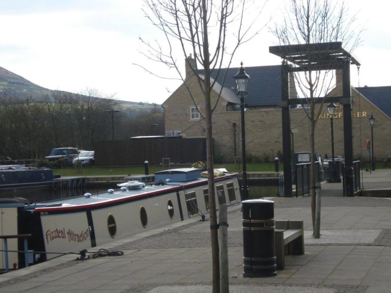 frenches wharf marina narrowboat 768x576
