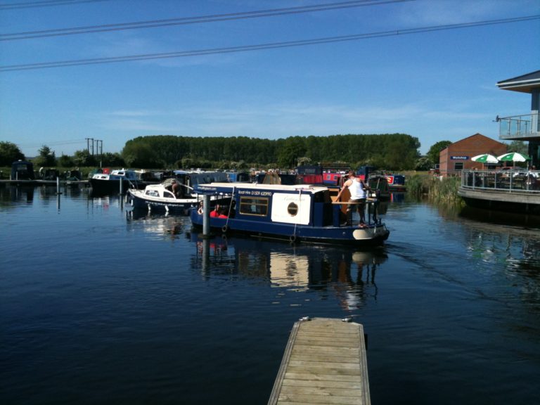 pillings lock marina dayboat 768x576