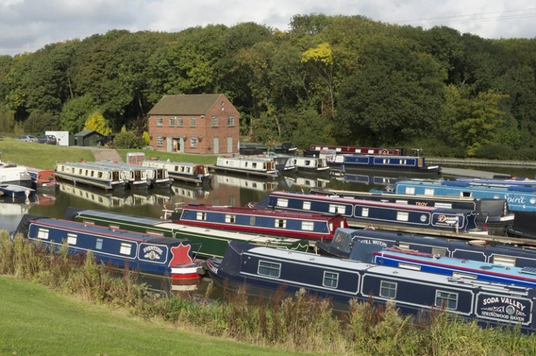 springwood haven marina narowboats 768x511