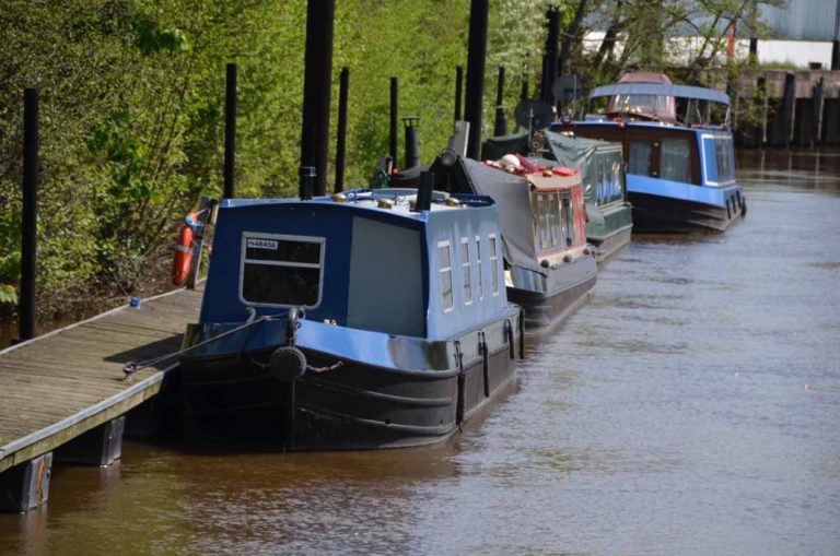 stourport marina narrowboats 768x509