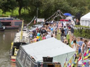 blisworth canal festival 4 300x225