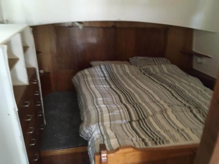 dutch barge in bristol 10 768x576