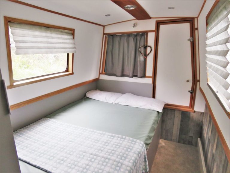 narrowboat willow grouse derby 8 768x576