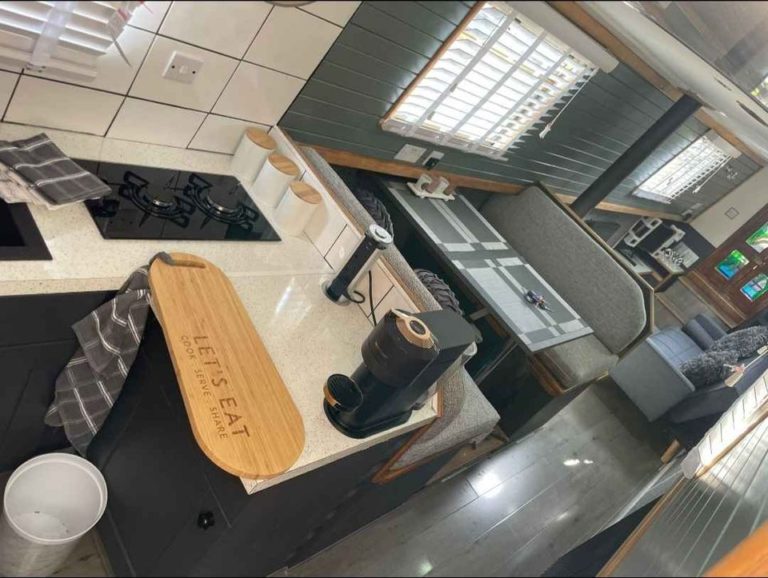 nb thin lizzy 7 768x578