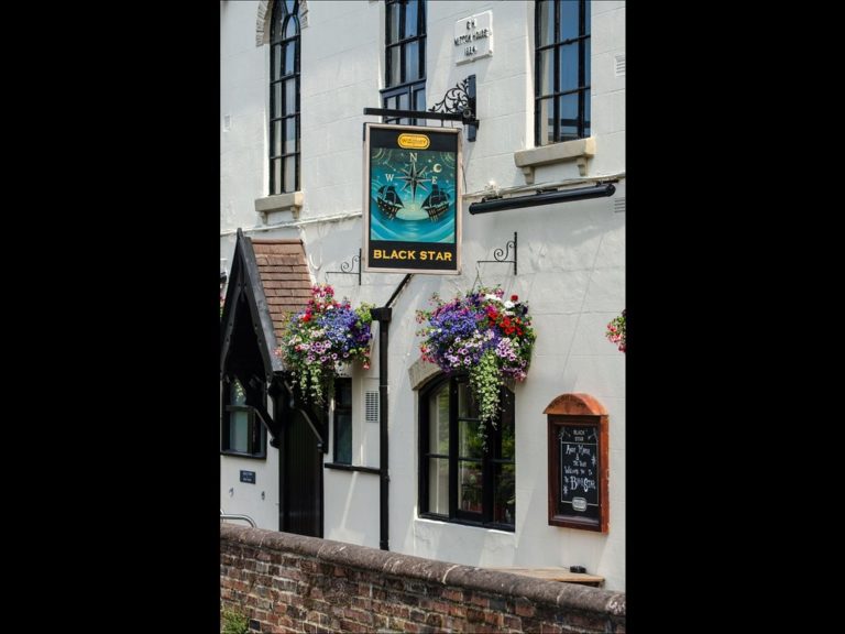 outside seating 1 768x576