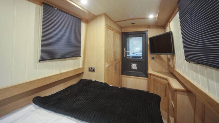 2022 Bespoke Boat Co narrowboat for sale 4 768x430