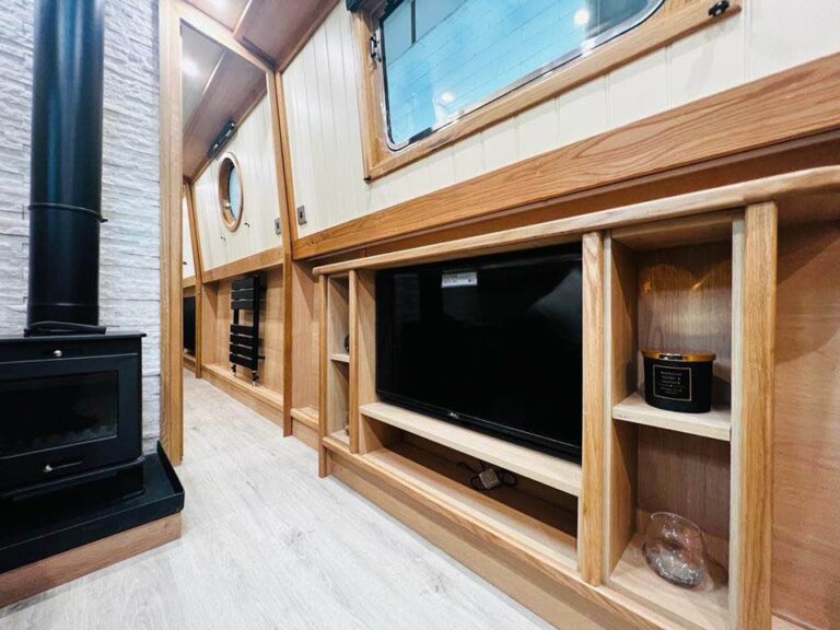2022 Bespoke Boat Co narrowboat for sale 7 768x576