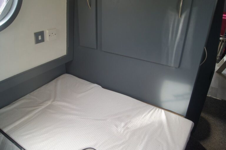 4ft reverse trad narrowboat for sale 2 768x511