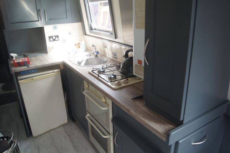 4ft reverse trad narrowboat for sale 4 768x511