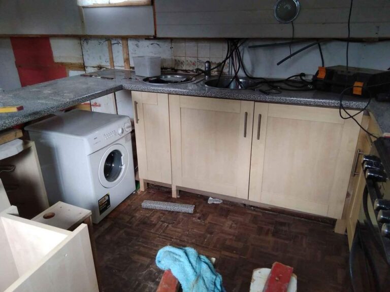 Replica Dutch barge for sale 10 768x576