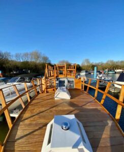 converted houseboat newark 2 244x300