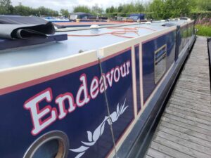 narrowboat endeavour preston 1 300x225