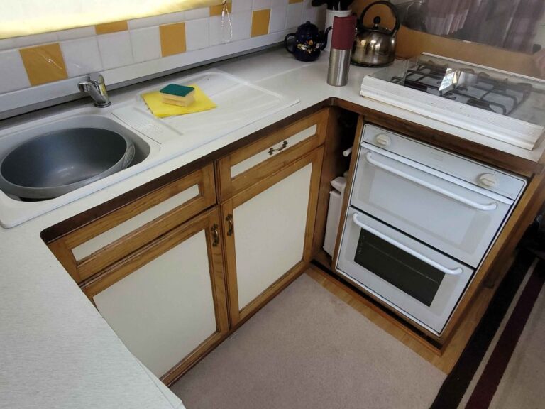 narrowboat endeavour preston 12 768x576