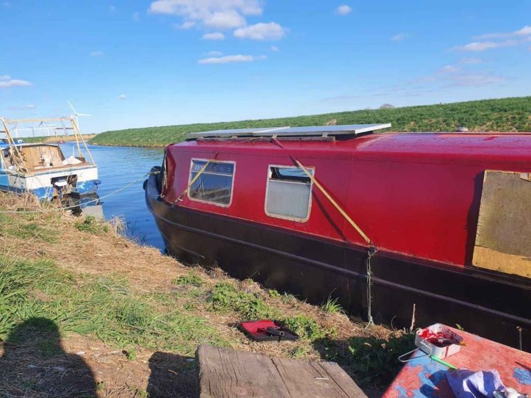 springer v bottom boat 16 768x576