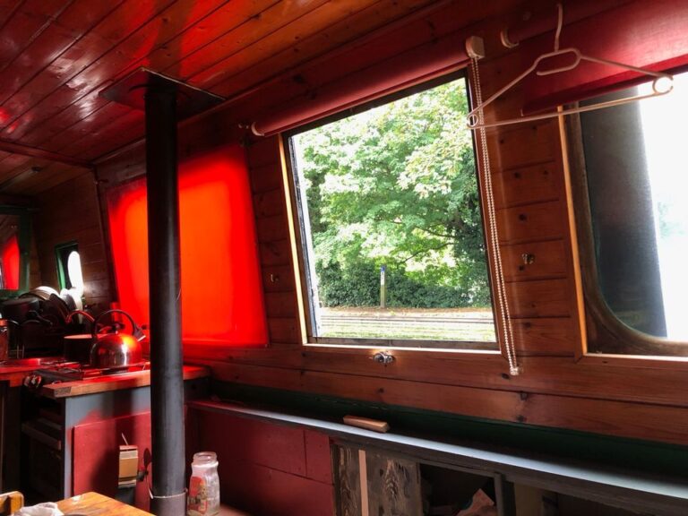 waterlillie dutch barge 9 768x576