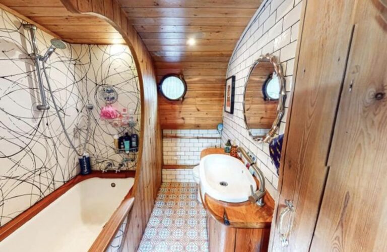 Captain jack wide beam 12 768x502