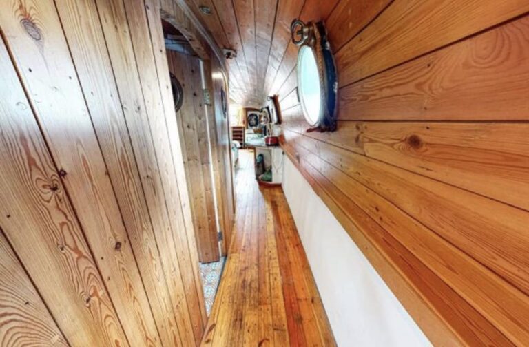 Captain jack wide beam 13 768x504