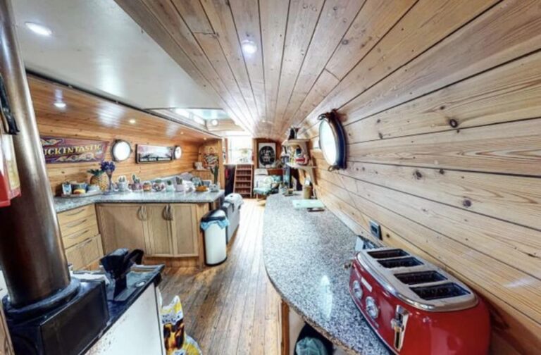 Captain jack wide beam 14 768x504