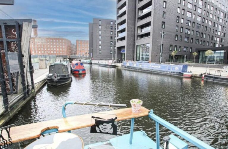 Captain jack wide beam 18 768x504