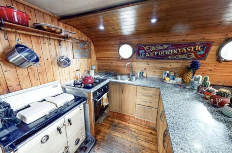 Captain jack wide beam 6 768x508