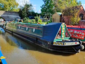 Graham reeves narrowboat 2 300x225