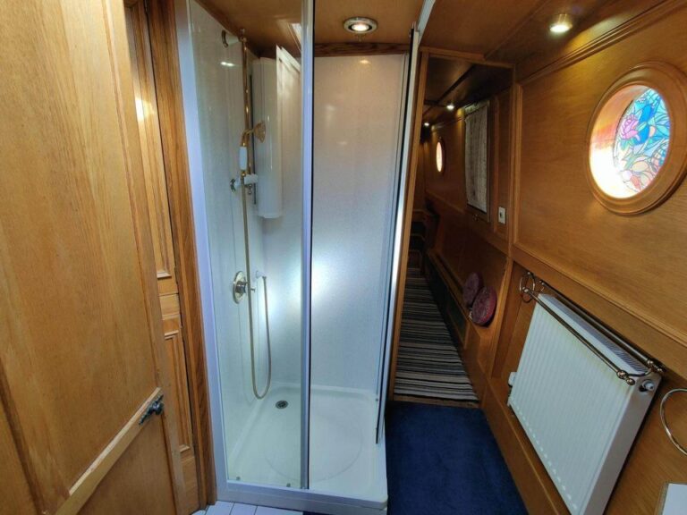 Graham reeves narrowboat 8 768x576