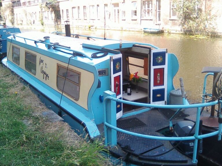 Now voyager 32ft Narrowboat for sale 1 768x576