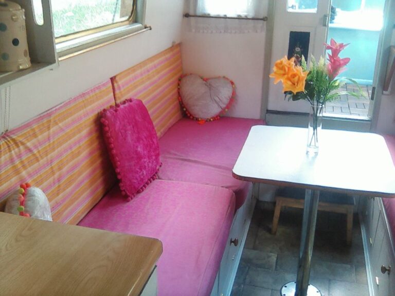 Now voyager 32ft Narrowboat for sale 7  768x576