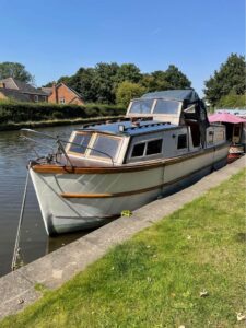 dobson 27 wooden boat for sale 8 225x300