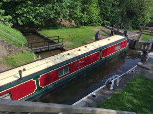 vinnie narrowboat 11 300x225