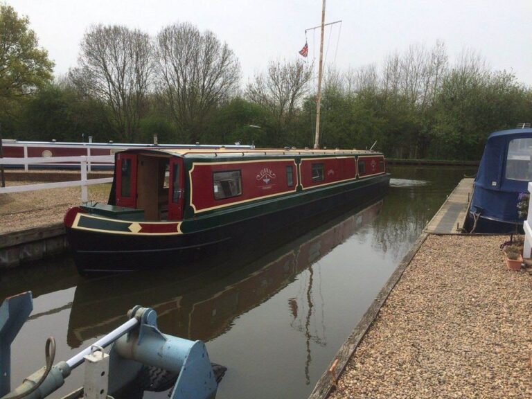 vinnie narrowboat 2 768x576
