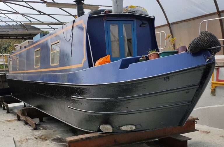 watford rd fab narrowboat for sale 1 768x506