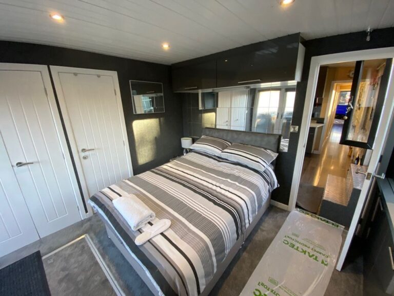 the pit stop for sale 3 768x576