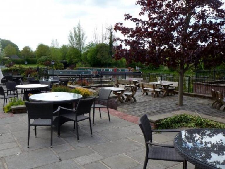 the waterside bar oswestry 2 768x576