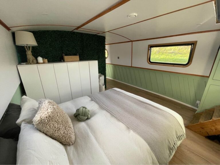 2020 Collingwood widebeam Boat For Sale 12 768x577