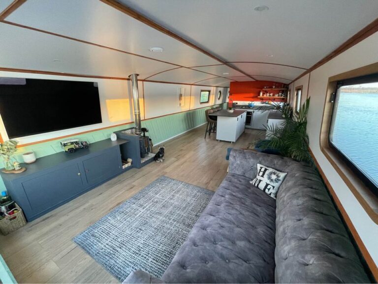 2020 Collingwood widebeam Boat For Sale 4 768x577