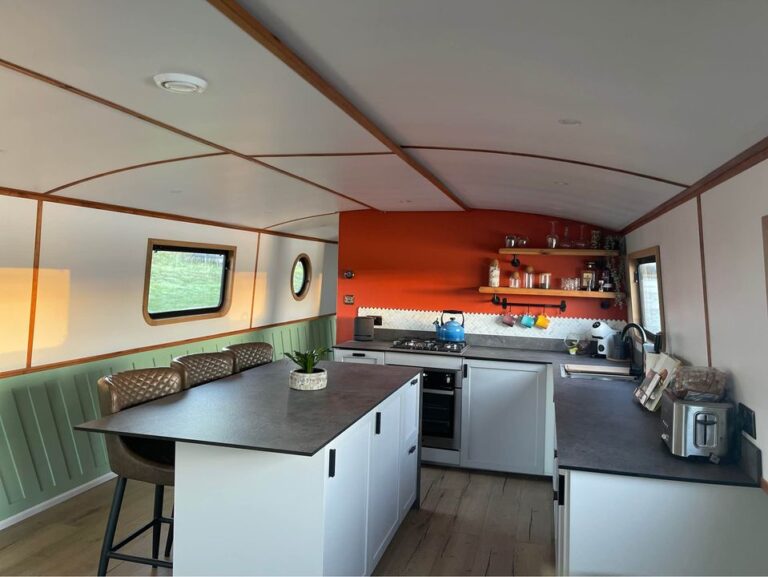 2020 Collingwood widebeam Boat For Sale 5 768x577