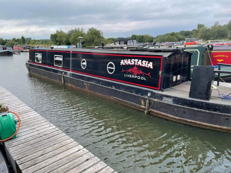 Anastasia narrowboat for sale 2 768x576