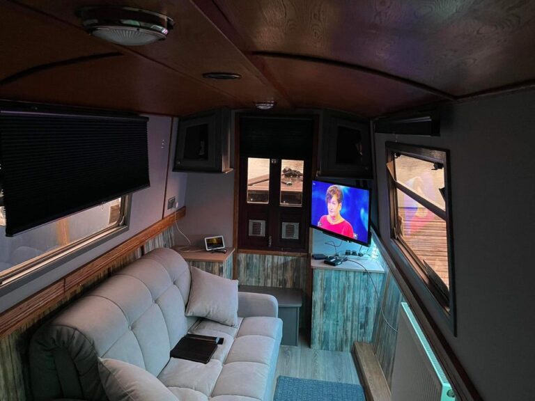 Anastasia narrowboat for sale 5 768x576