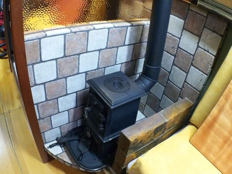 Boutique Narrowboat Houseboat Peniche 1989 10 768x576