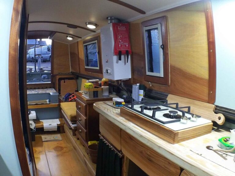 Boutique Narrowboat Houseboat Peniche 1989 8 768x576