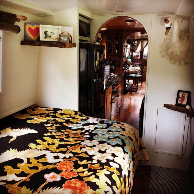 Nirvana Narrowboat 7  768x766