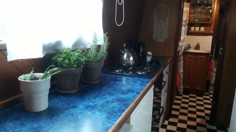 radinka narrowboat 6 768x432