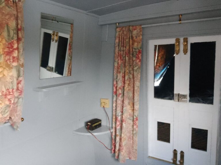 53ft Ken Wright Narrowboat For Sale 10 768x576